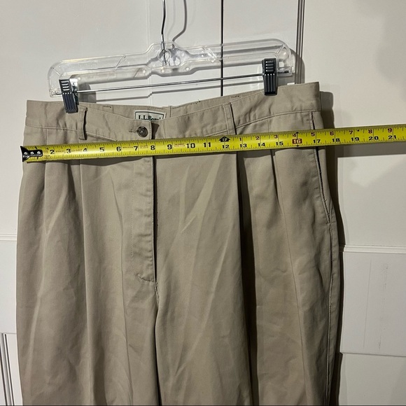 L.L. Bean Cream Khaki Pants Cargo Carpenter Size 20 Cotton - Picture 3 of 5